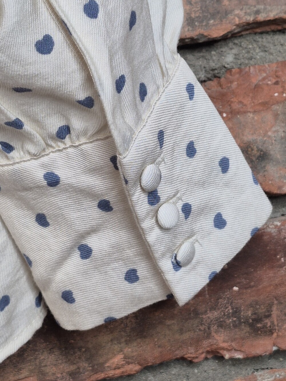 C By One Ivory Blue Heart Print Blouse 1X Romantic Boho Poet Sleeve Top - Picture 6 of 9
